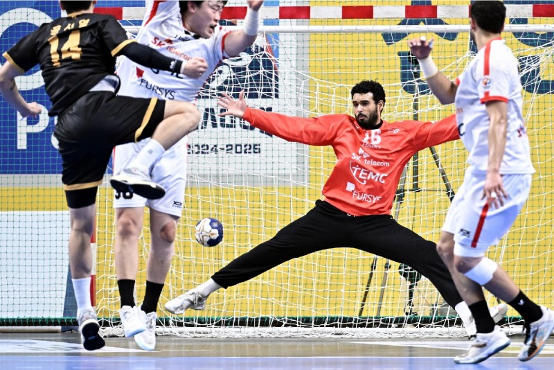 SK호크스 리마브루노가 선방 중이다. / 사진제공=한국핸드볼연맹