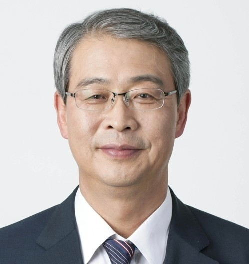 임기 1년 남은 임종룡 회장 최대 위기 경영평가 추락하고 생보사 인수 불허 땐 퇴진압박 직면할수도