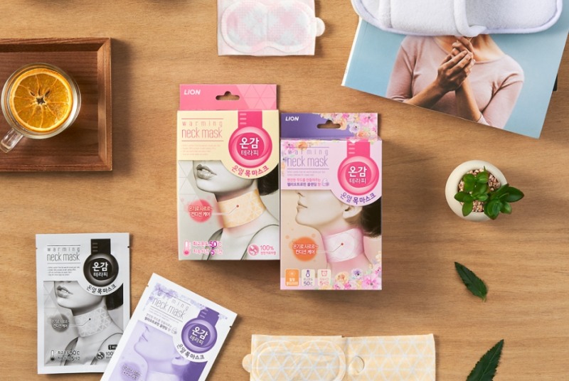 ▲라이온코리아 ’온감테라피 온열 목 마스크’ 2종 연출컷 (사진 제공: 라이온코리아)