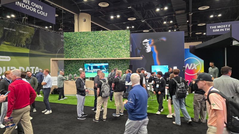 골프존이 지난 1월 21일부터 24일까지 미국 올랜도에서 열린 '2025 PGA 쇼'에서 도심형 골프장 플랫폼 시티골프와 주력 골프 시뮬레이터 모델을 선보였다고 밝혔다.