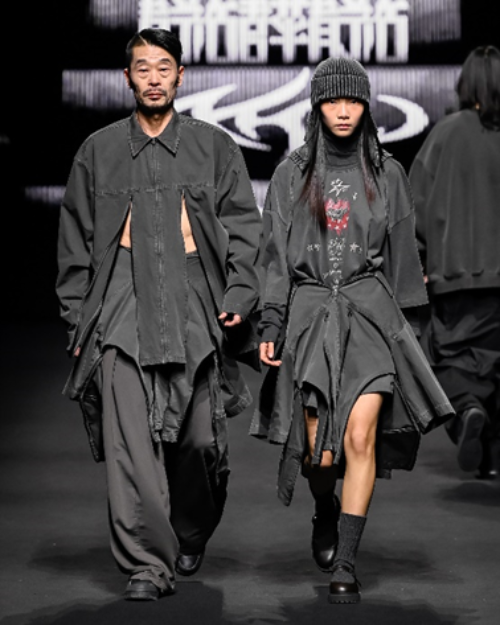 아조바이아조 서울패션위크 25F/W 컬렉션 (포도컴 제공)