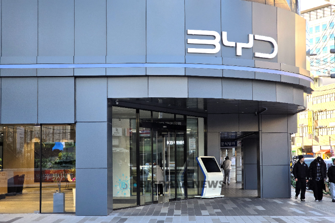 서울 용산구에 운영 중인 BYD 전시장. = 성상영 기자