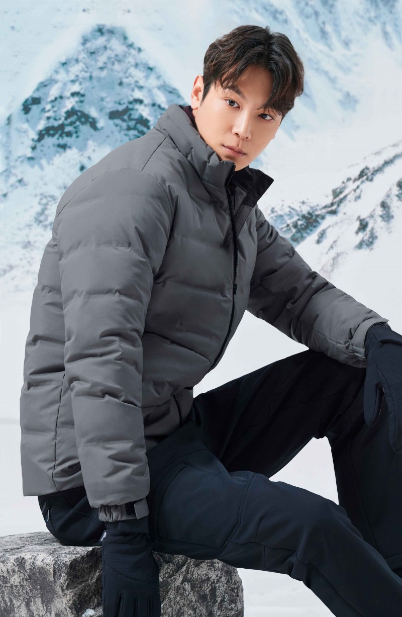 레드페이스가 간절기 스타일을 한층 업그레이드할 수 있는 기능성 아웃도어 자켓을 출시했다. (레드페이스 제공)