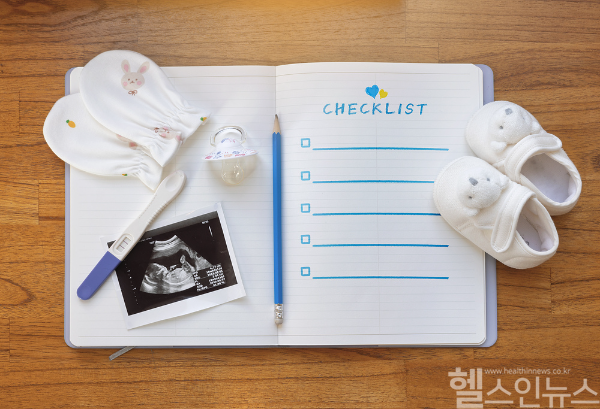 산전진찰은 태아와 산모의 건강을 지키는 첫 걸음이자 건강한 출산을 대비하는 가장 기본적인 방법이다. 임신부터 출산까지 의료진과 함께 준비하는 것이 좋다. (클립아트코리아)