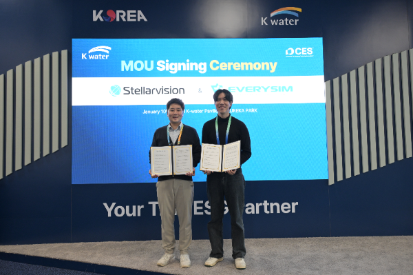 (왼쪽부터) 스텔라비전 이승철 대표와 에브리심 이석근 대표