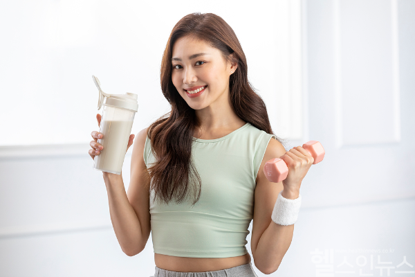 입학 전 자기 관리로 체중 감량, 다이어트를 결심했다면 숨은 복병 얼굴살까지 체계적으로 관리하는 것이 좋겠다. (클립아트코리아)