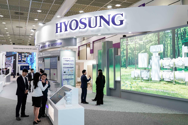 효성중공업은 12일 서울 강남구 코엑스에서 개막한 전기 산업 전시회 '일렉스 코리아 2025'에 참가했다. 효성중공업 전시관 모습 ⓒ효성중공업