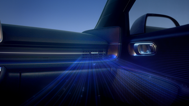 SK엔무브는 10일(현지시간) 자체 개발한 차세대 냉매 2개 제품이 미국 냉난방공조협회(ASHRAE)로부터 냉매 국제인증인 알넘버를 획득했다고 12일 밝혔다. 사진은 SK엔무브 브랜드 영상에 소개된 차량용 차세대 냉매 스틸컷. (사진 = SK엔무브 제공)