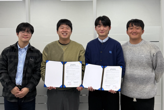 사진=좌측부터 상해교통대 한국유학생회 장연철 부회장, ㈜포트존 송준 대표, 박진영 회장, 신은규 정보부장