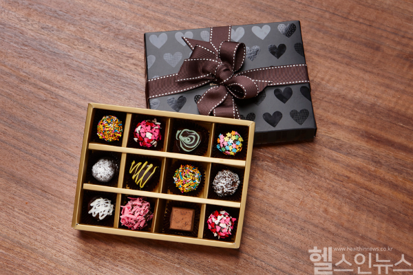 발렌타인데이에는 초콜릿을 포함한 여러 단 음식을 섭취할 기회가 많아진다. 단, 과다 섭취 시 남성의 경우 발기부전을 유발할 수 있어 각별한 주의를 기울여야 한다. (클립아트코리아)