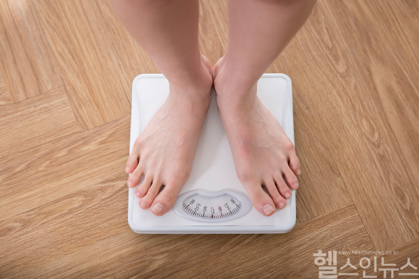 간헐적 단식은 건강관리는 물론 체중 감량에 도움이 될 수 있는 것으로 알려졌다. 단, 내 몸에 맞는 방법으로 실천하는 것이 바람직하다. (클립아트코리아)