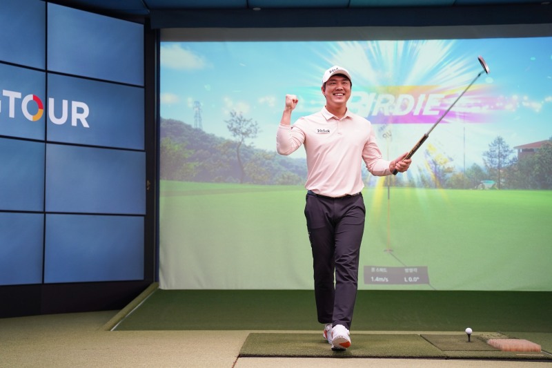 지난 15일(토) 대전 골프존조이마루에서 열린 ‘2025 신한투자증권 GTOUR’ 2차 대회 우승자 김민수 경기 모습.