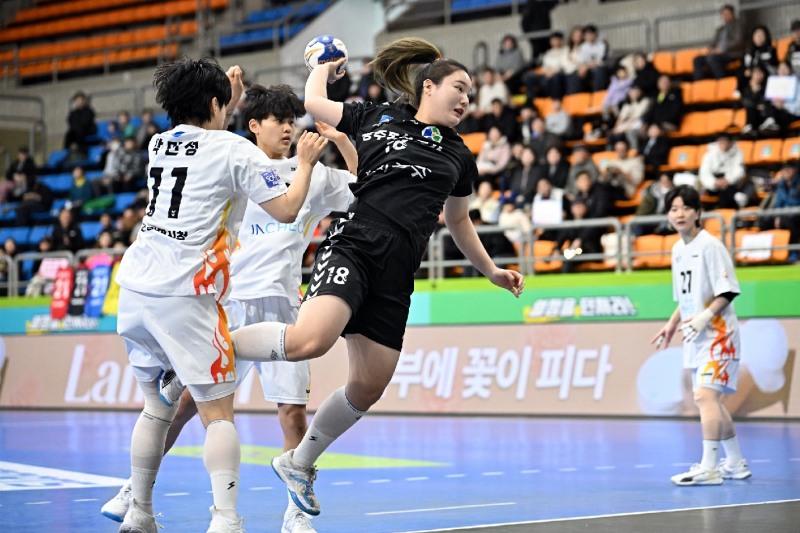 광주도시공사 연지현이 돌파슛을 하고 있다. / 사진제공=한국핸드볼연맹