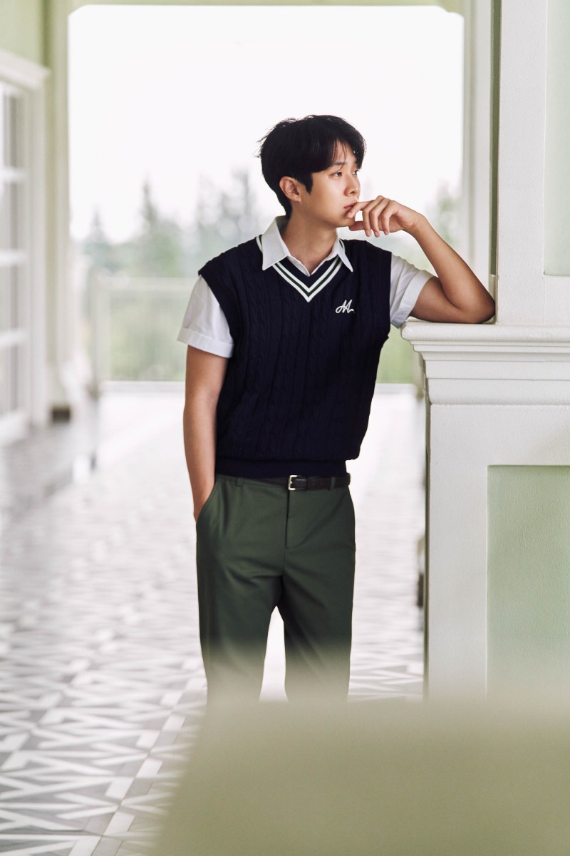 먼싱웨어, 배우 최우식 브랜드 앰배서더 발탁 (브이넥 풀오버 베스트)