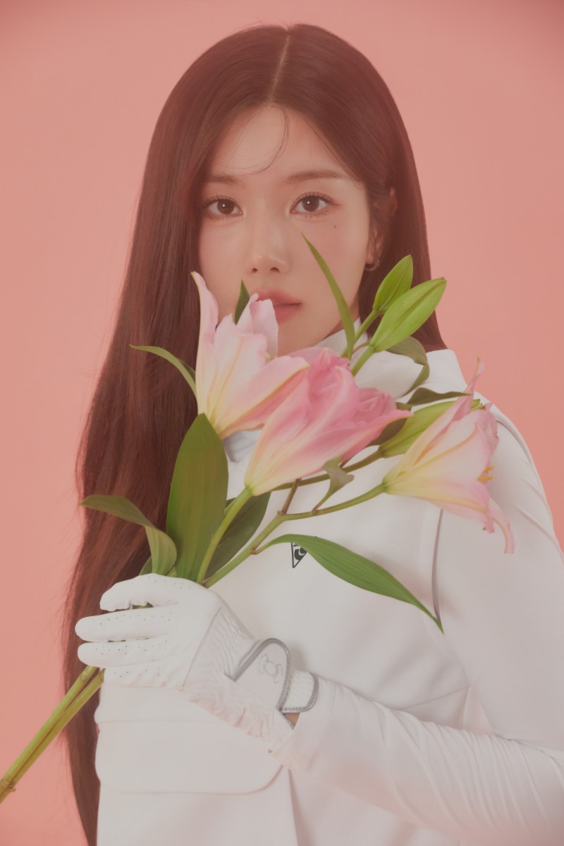 워터밤 여신에서 골프웨어 아이콘으로! 권은비, 와이드앵글과 운명적 만남