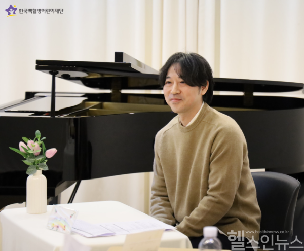 한국백혈병어린이재단 홍보대사 ‘희망메이트’로 활동 중인 작곡가 겸 피아니스트 이루마. (한국백혈병어린이재단 제공)