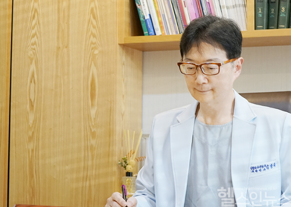 김장욱 수원 봄빛성형외과 대표원장(성형외과 전문의)