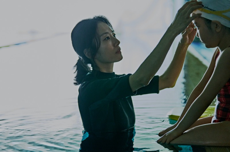 ‘침범’ 곽선영의 새로운 얼굴…평범한 삶과 딸을 지켜야만 하는 엄마 영은 캐릭터 스틸 공개