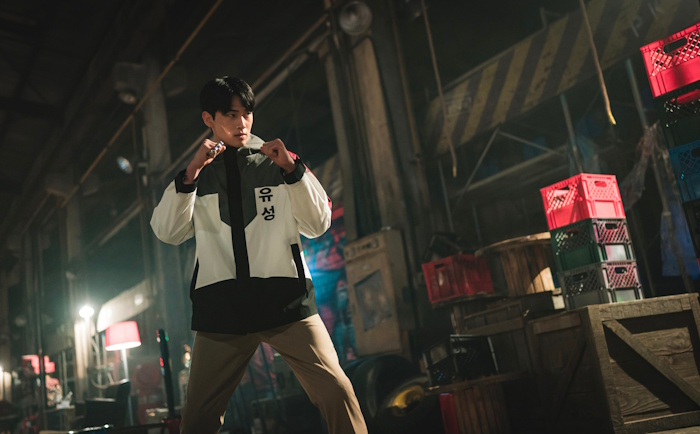 ‘스터디그룹’ 홍민기, 미공개 스틸 공개…강렬 눈빛+아우라=박건엽 그 자체