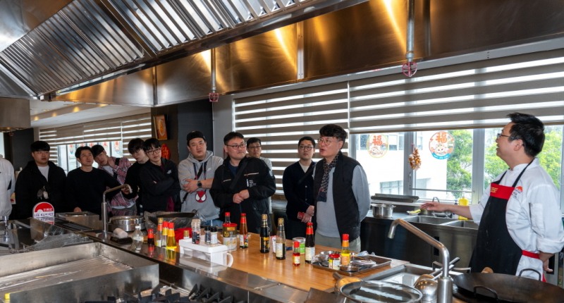 이금기 요리대회 인센티브 트립에 합께한 여경래 고문