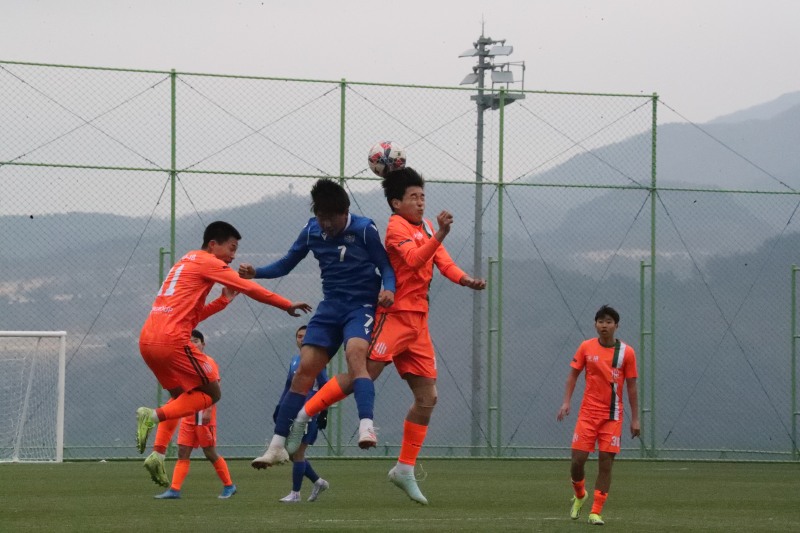HR축구센터는 부산MBC 전국 고등축구대회 조 예선 마지막 3차전에서 골키퍼의 부상에도 불구하고 마산공고와의 경기에서 투혼을 발휘했다./사진=HR그룹 미디어팀 제공