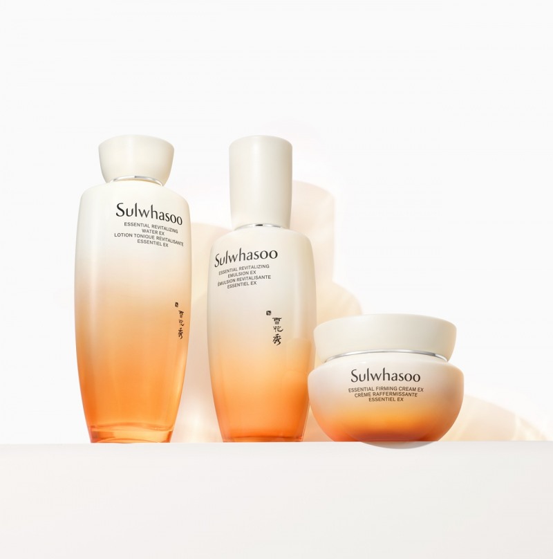 설화수가 대표 스테디셀러인 '에센셜 라인'을 리뉴얼 출시했다. (설화수 제공)
