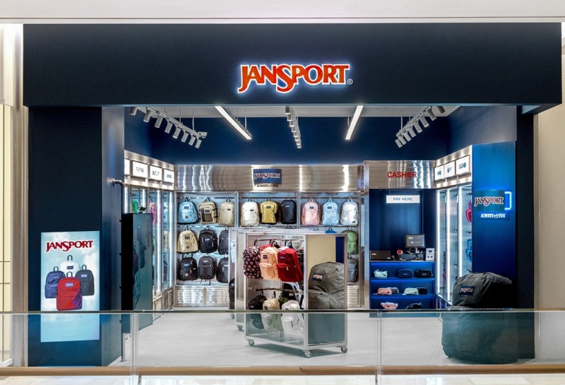 잔스포츠가 서울 잠실 롯데월드몰에 첫 오프라인 매장을 열었다. (무신사 제공)