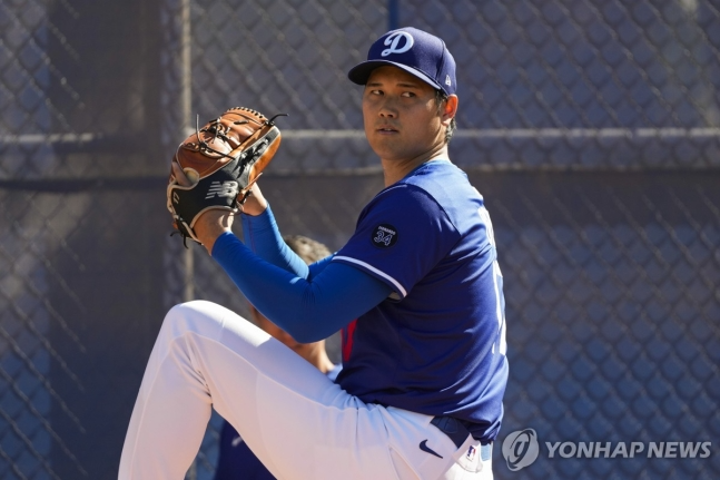 불펜 투구하는 오타니