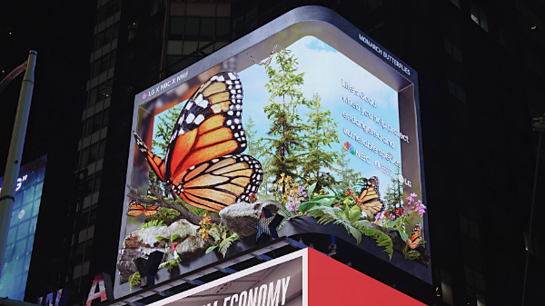 LG전자가 멸종위기에 처한 '모나크 나비'를 주제로 한 영상을 미국 타임스스퀘어에서 상영하고 있다. ⓒ LG전자