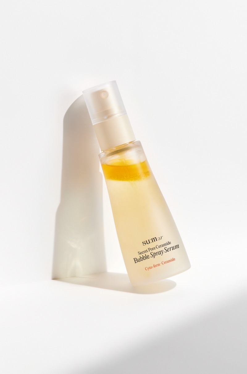 LG생활건강의 자연·발효 뷰티 브랜드 숨37°가 혁신적인 3층상 구조의 새로운 미스트 제품을 출시했다. (LG생활건강 제공)