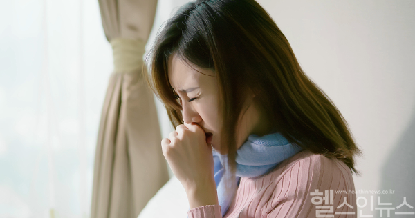 보통 열이 나고 기침을 하면 감기일 거라 생각한다. 하지만 최근 독감은 물론 인플루엔자 바이러스 등 다양한 바이러스성 호흡기 감염병이 계속 발생하고 있어 보다 정확한 진단과 대처가 필요하다. (클립아트코리아)