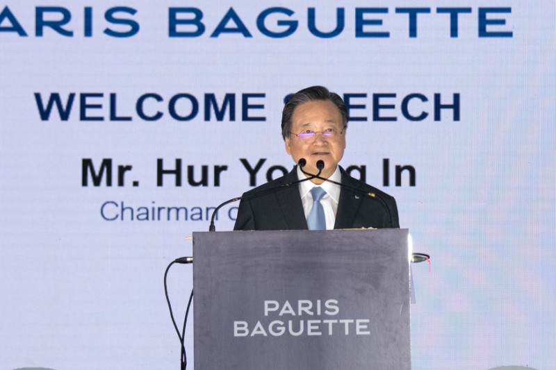 ▲ 허영인 SPC그룹 회장이 25일(현지시간) 말레이시아 조호르바루 할랄인증 제빵공장 완공식에 참석해 안사말을 하고 있다. (사진=파리바게뜨)