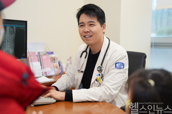 류인혁 서울성모병원 소아청소년과 교수 진료사진 (서울성모병원 제공)
