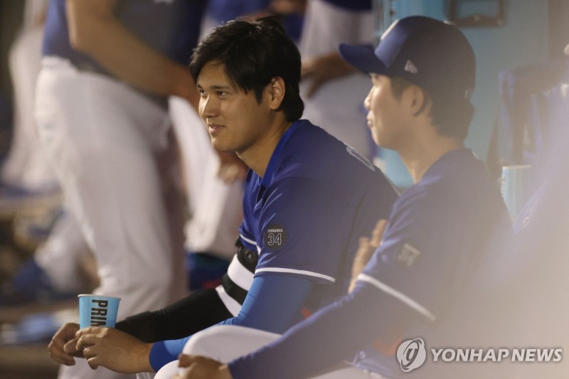 오타니 쇼헤이와 대화하는 김혜성