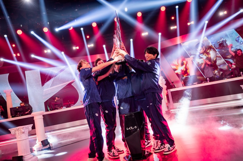 LEC 우승 차지한 카르민코프(사진=라이엇 게임즈)