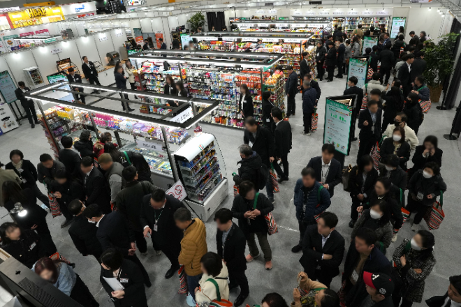 지난해 세븐일레븐 상품 전시회 모습 ⓒ코리아세븐