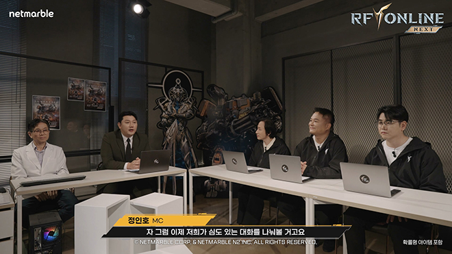 왼쪽 두번째부터 오른쪽 방향으로 정인호 MC, 홍광민 개발총괄PD, 넷마블엔투 권민관 대표, 넷마블 이다행 사업본부장. 사진 제공 : 넷마블