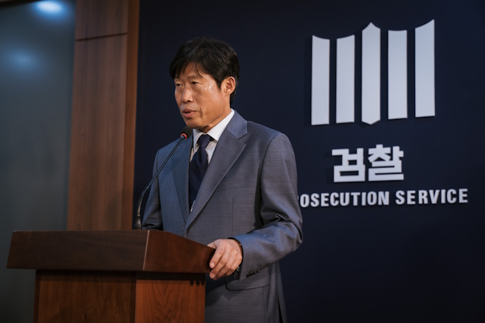 ‘야당’ 유해진, 야심 찬 독종 검사로 변신…묵직한 카리스마로 스크린 압도 예고