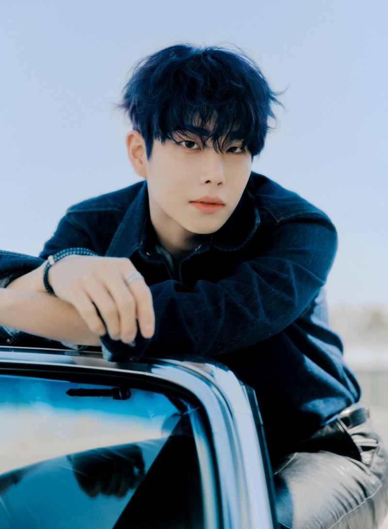 아스트로 MJ, 데뷔 후 첫 단독 웹 예능 도전…2025년 다방면 활약 예고