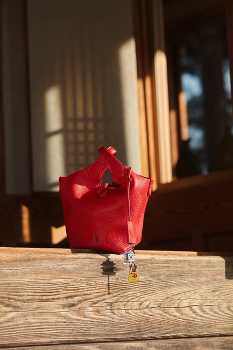 폴로 랄프 로렌, 에스파 윈터와 함께한 감각적인 ‘폴로 플레이’ 백 공개