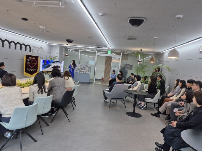 경북교육청, 점심시간 활용한‘수요수다’로 조직문화 혁신 선도(자발적으로 학습하는 조직문화 조성, 월 3회 지식 공유?확산 시간 가져)(3월 5일 수요수다 첫 행사 모습)