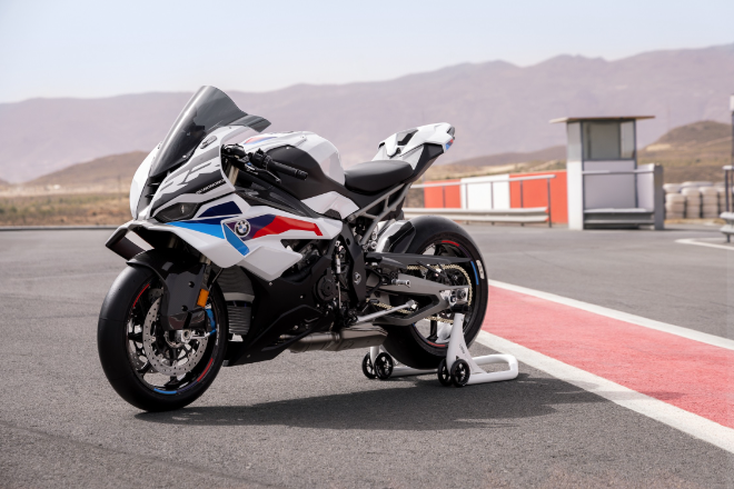 BMW모토라드가 이달 말 출시 예정인 슈퍼 스포츠 모터사이클 '뉴 S 1000 RR' 부분변경 모델 ⓒBMW모토라드