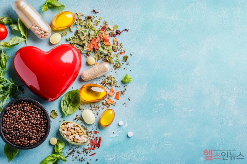 심혈관 건강을 위해서는 평소 생활 습관을 점검하고 좋은 식재료로 건강하게 챙겨먹는 식습관이 중요하다. 필요한 경우 영양제로 보충하면 좋다. (AI생성이미지)