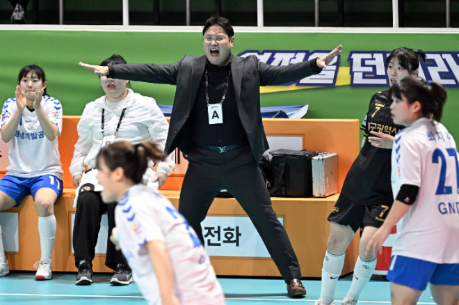 신한SOL페이 24 25 핸드볼 H리그 경남개발공사 김현창 감독 / 사진제공=한국핸드볼연맹