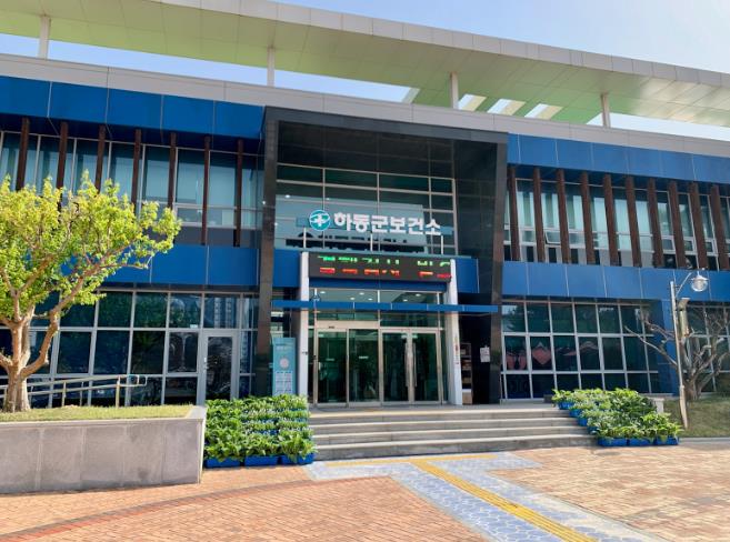 하동군, 저소득 노인 임플란트 지원 나서 (하동군 제공)