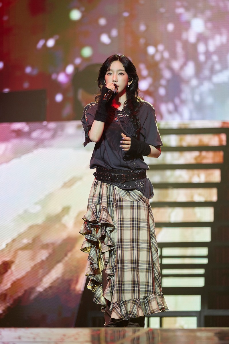 ‘킹’ 태연, 3만 명과 함께한 솔로 10주년+생일…단독 콘서트서 ‘보컬 퀸’ 저력 입증