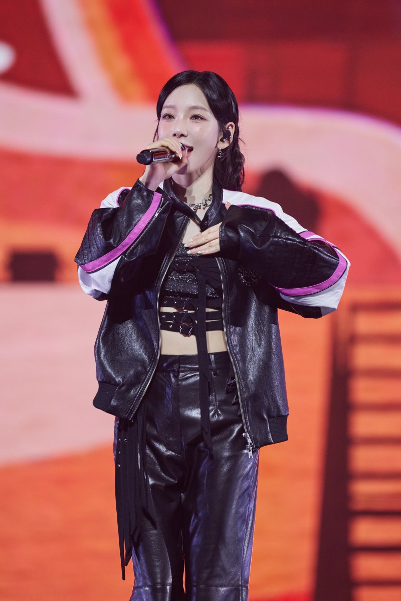 ‘킹’ 태연, 3만 명과 함께한 솔로 10주년+생일…단독 콘서트서 ‘보컬 퀸’ 저력 입증