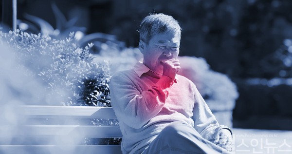 따뜻한 봄날씨가 다가오면서 황사, 미세먼지가 심해졌다. 이에 따라 천식과 같은 호흡기 질환 환자가 늘어나는 추세인데 최근 노인 천식 환자가 급증하고 있어 주의가 요구된다. 특히 고령층 천식은 호흡기 바이러스 감염 후유증으로 인한 경우가 많아 더 각별한 주의가 필요하다. (클립아트코리아)