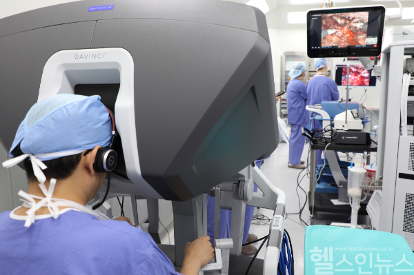 인하대병원의 단일공 로봇수술 현장 (인하대병원 제공)