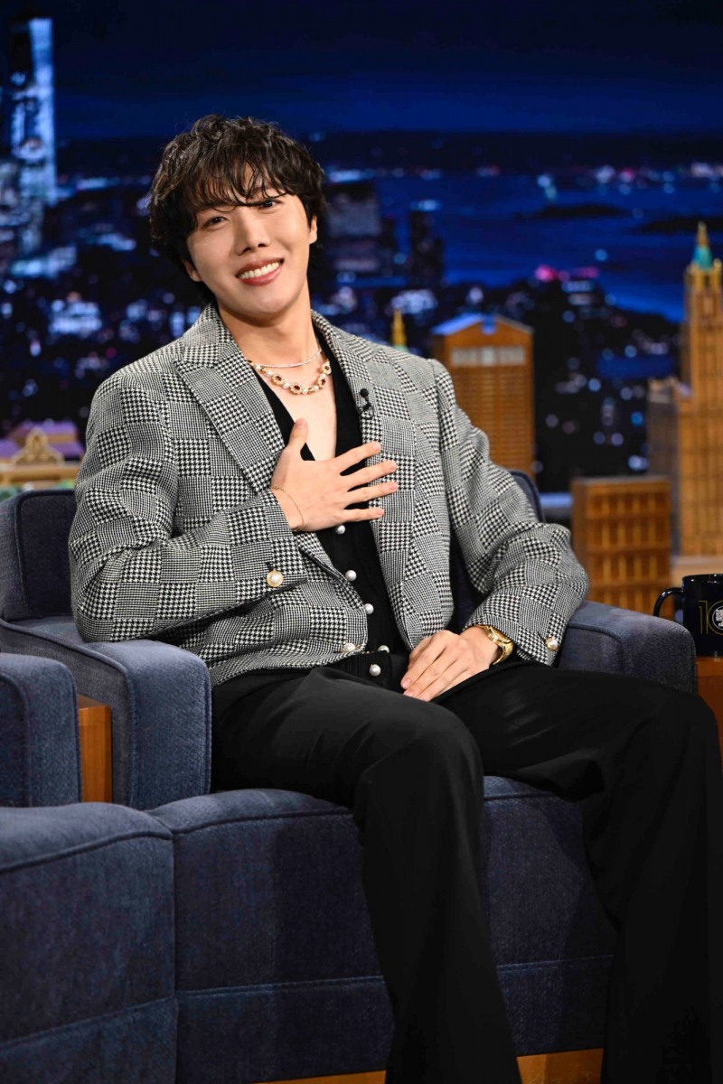 BTS 제이홉, 美 ‘지미 팰런쇼’ 출연…미구엘과 합동 무대 첫선